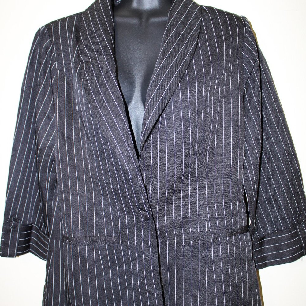 Ever B Black Pinstripe Blazer Medium 3/4 Sleeve Business‎ Jacket